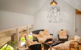 Gemütliche Ecken finden sich überall im Haus